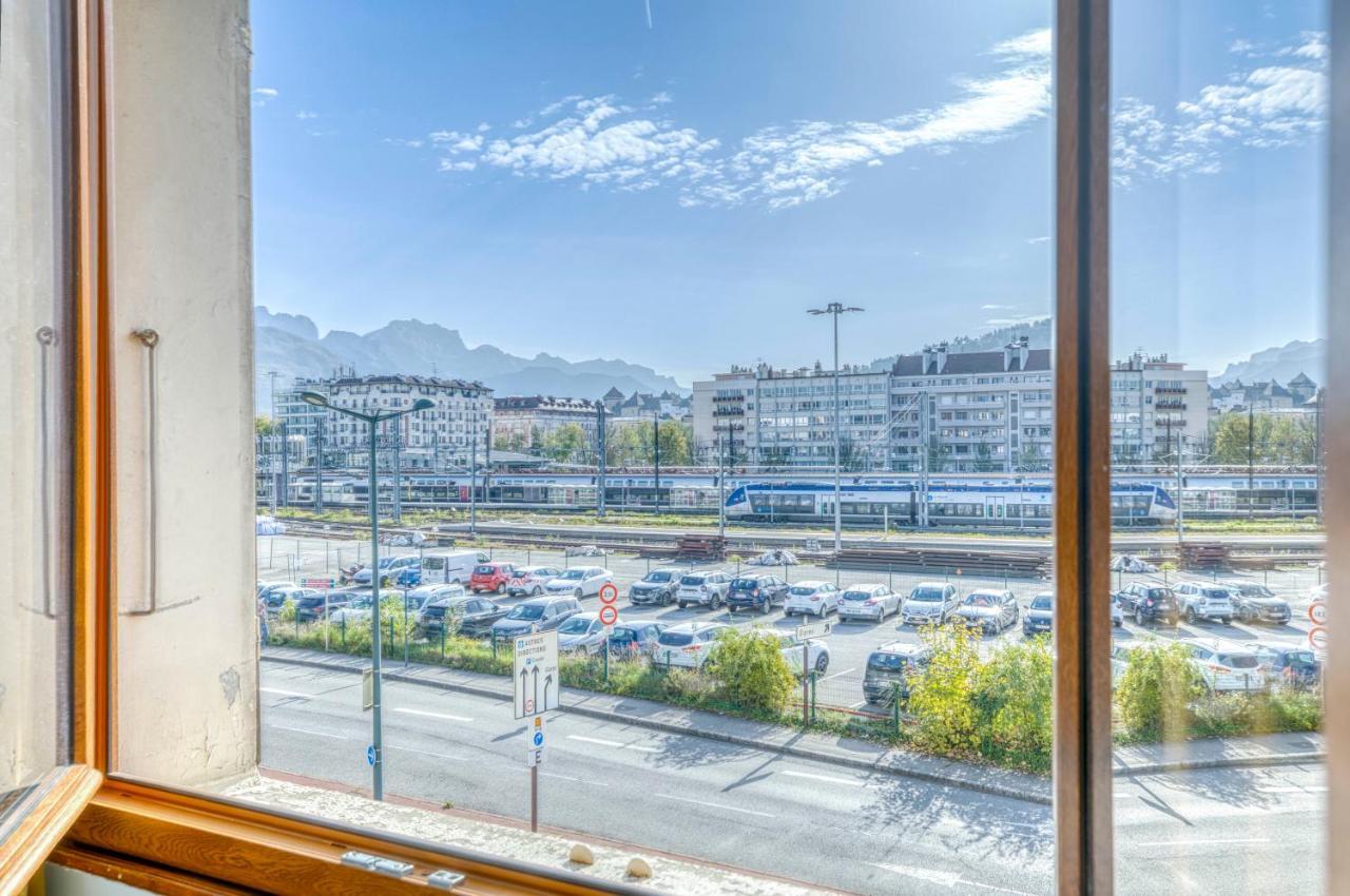 Le Bouvard Gare 100m, Netflix Annecy Extérieur photo
